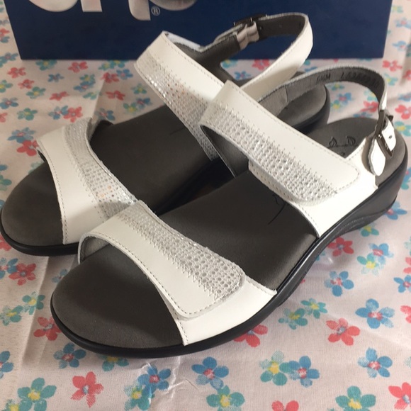 SAS Nudu white slingback sandals NIB - Picture 3 of 8